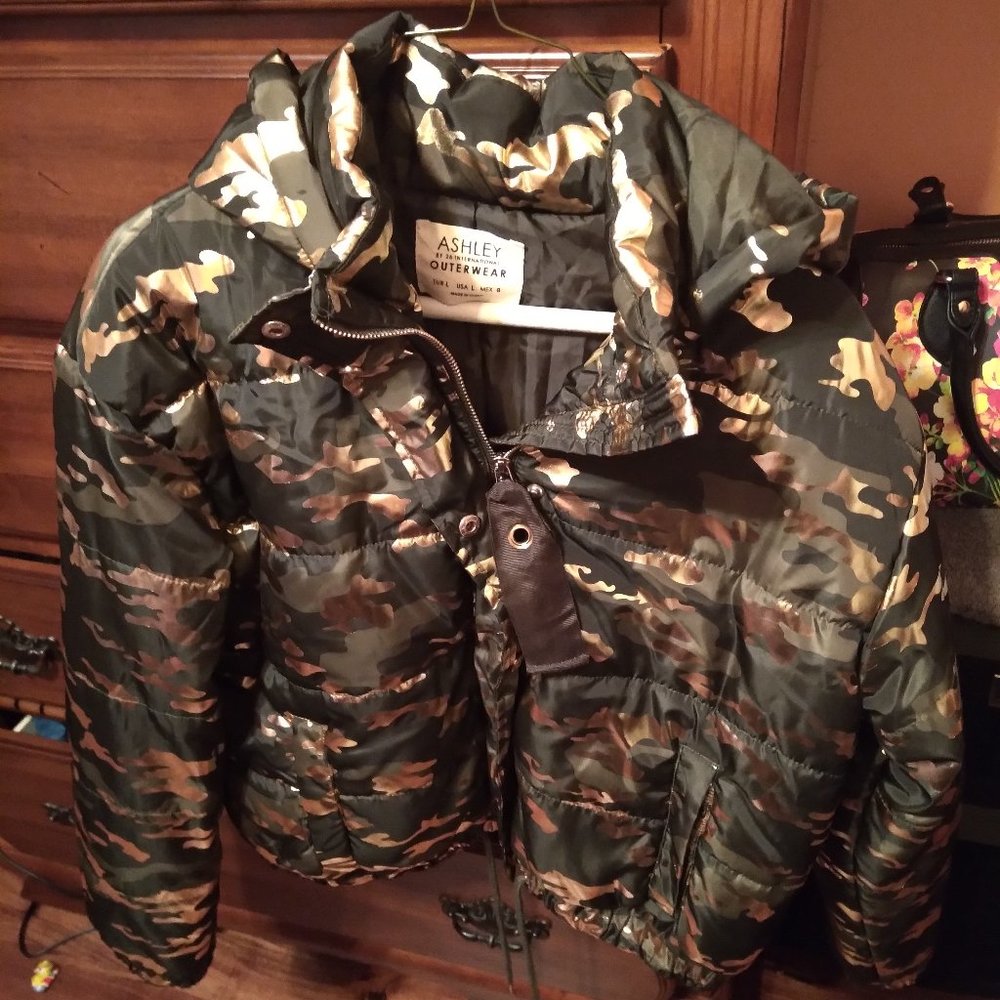 Juniors Metallic Camouflage Puffer Jacket